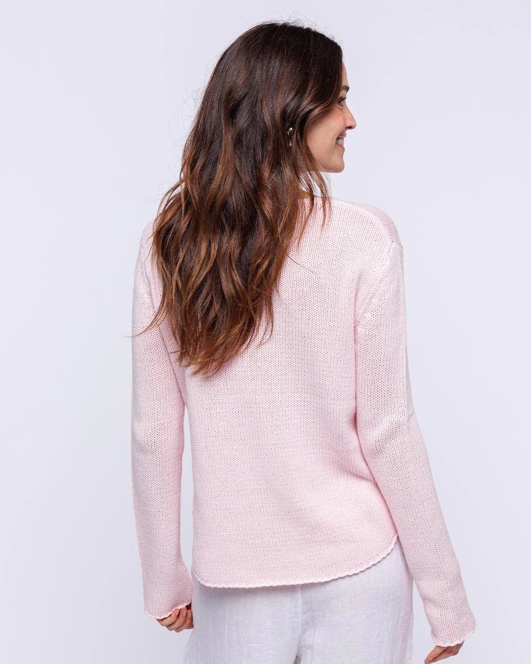 Round Edge V-Neck - Image 6