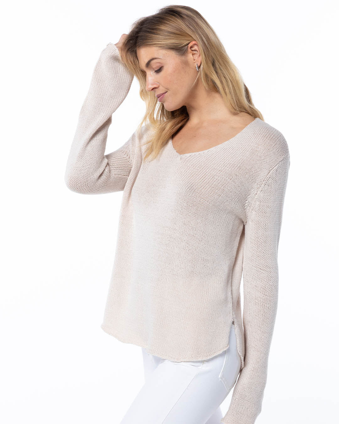 Round Edge V-Neck - Image 3