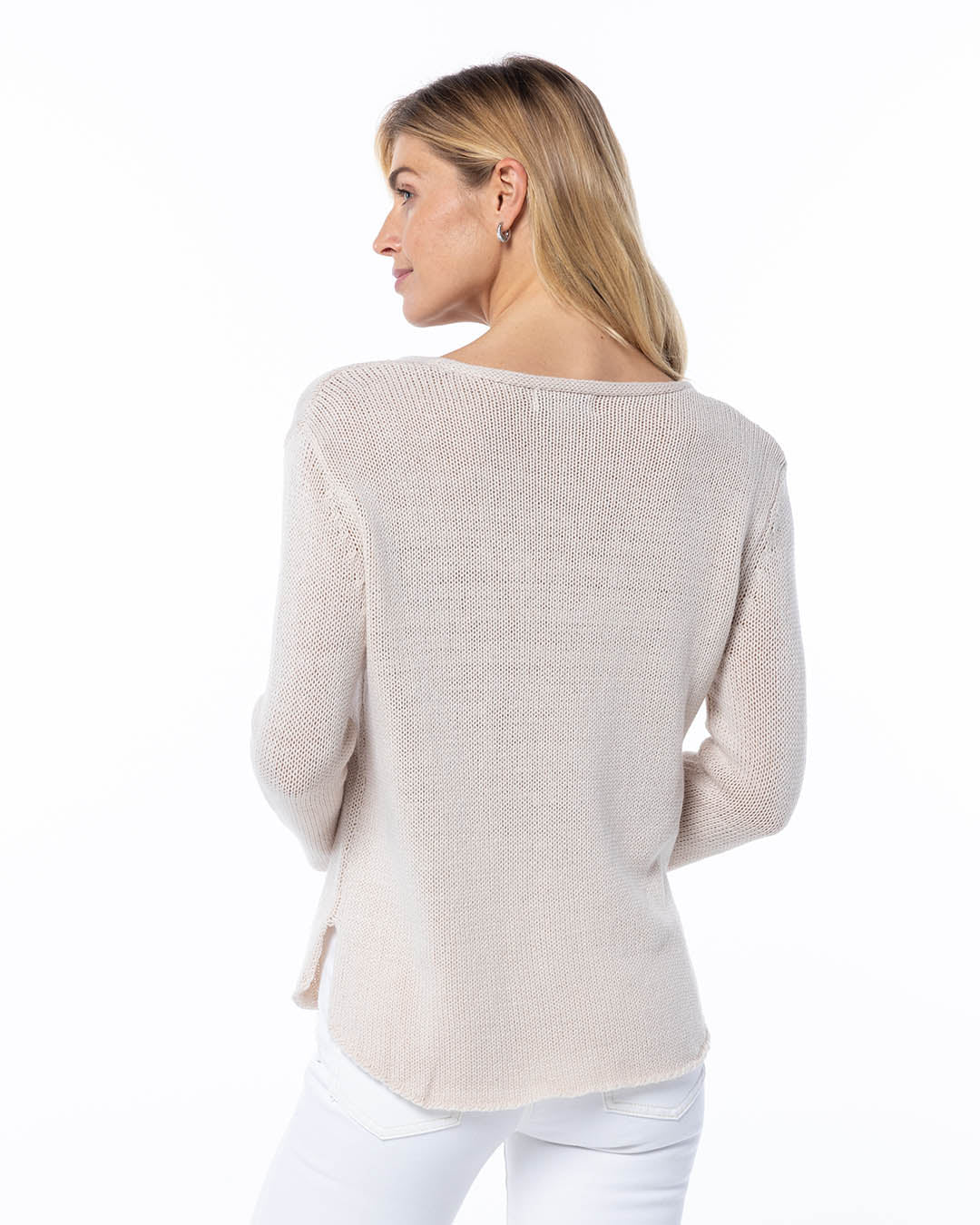 Round Edge V-Neck - Image 6