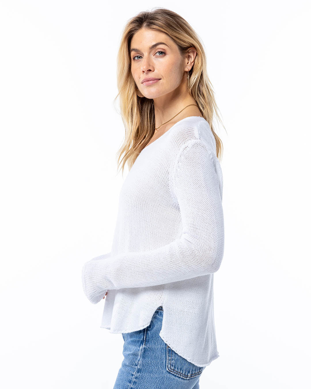 Round Edge V-Neck - Image 5